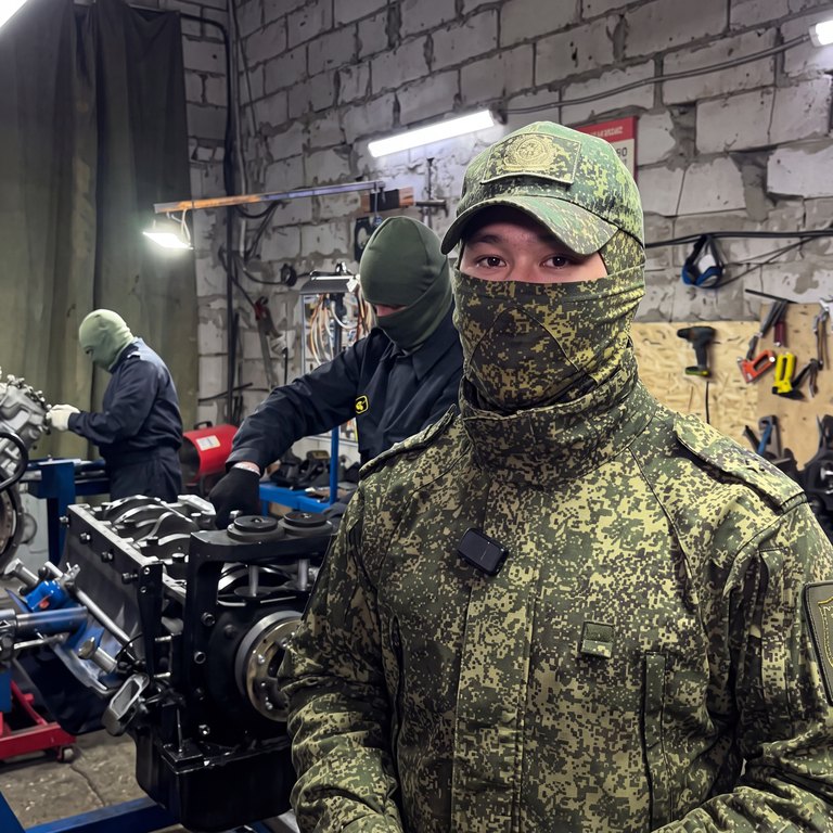 Обслуживание механического оборудования в мастерской